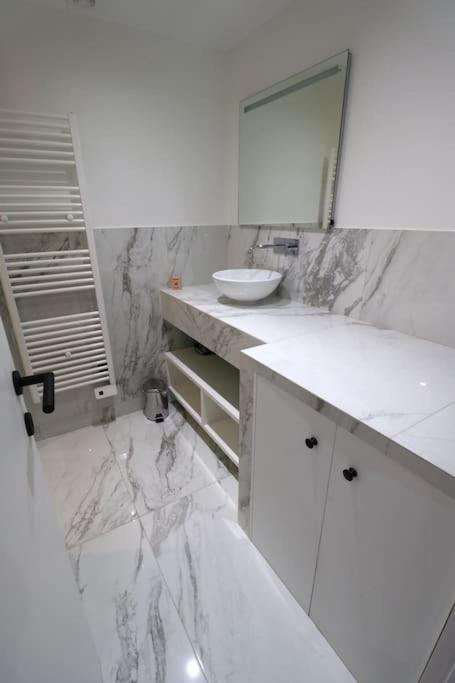 Cocon Neuf - Coeur Du 11E Apartment Paris Exterior photo